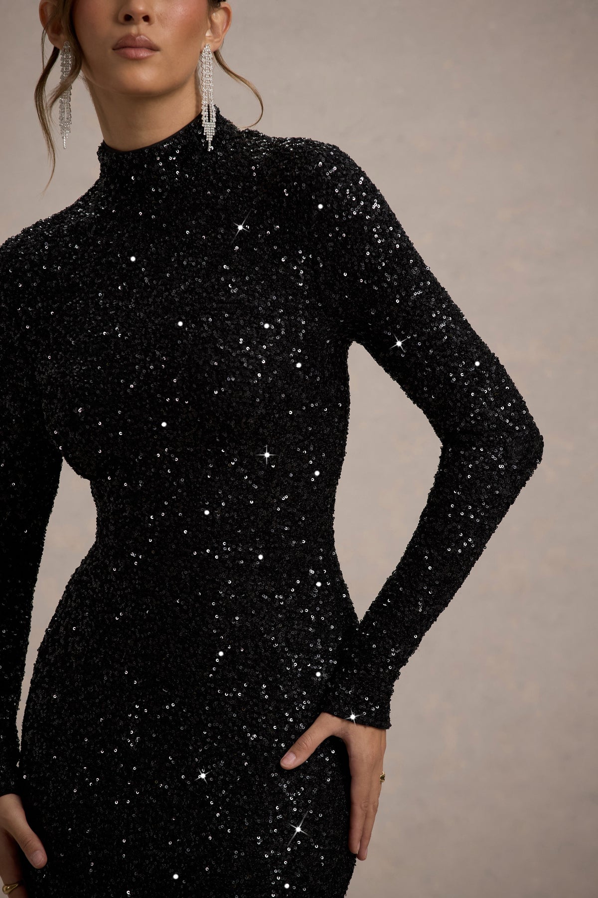 QC-PASS_HR_CL135031002-GalaxyBlackSequinTurtle-NeckLong-SleeveMaxiDress6