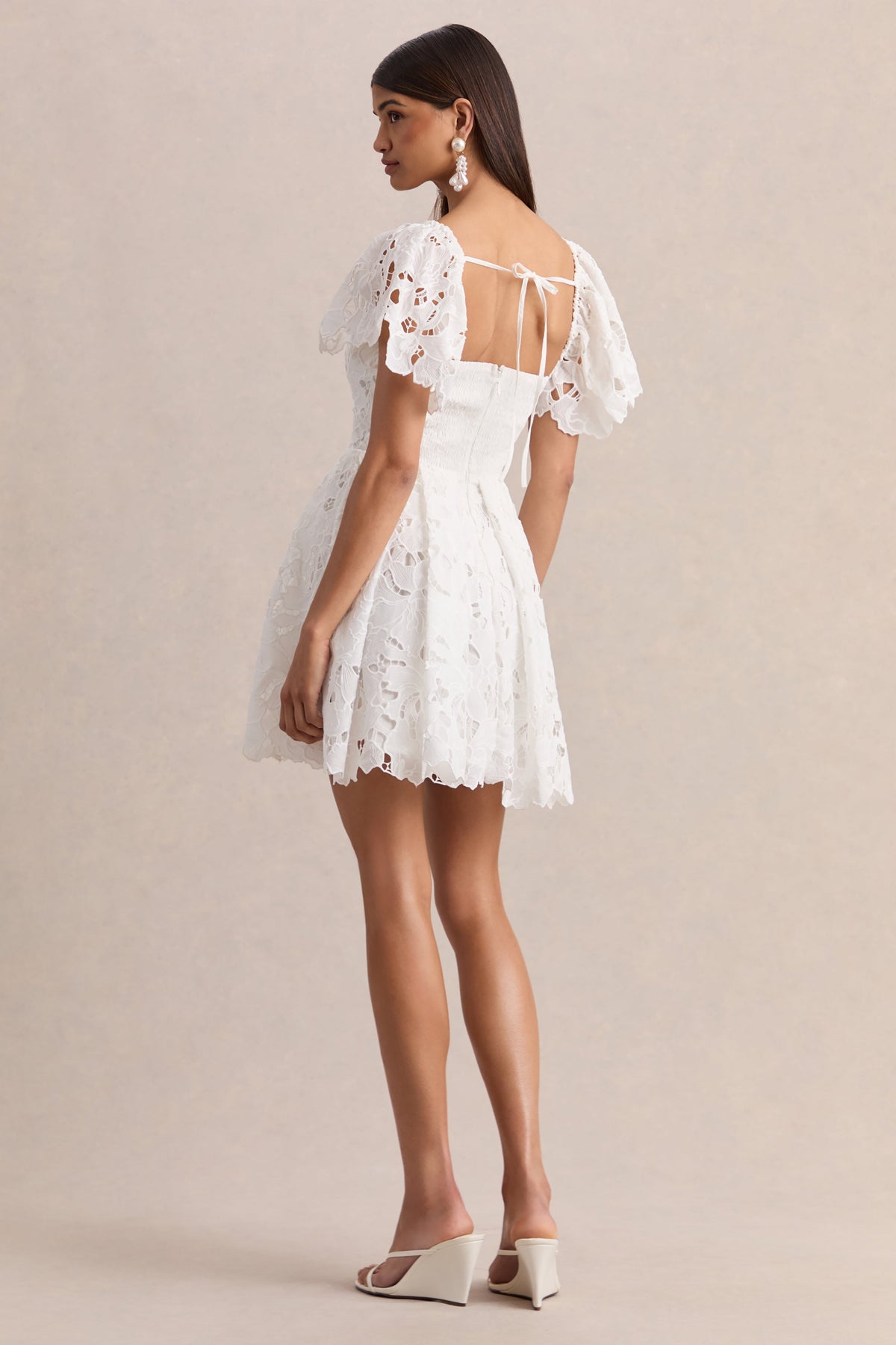 ECM_HR_CL137389110---Vivi-_-White-Lace-Sweetheart-Neck-Mini-Dress-03.jpg