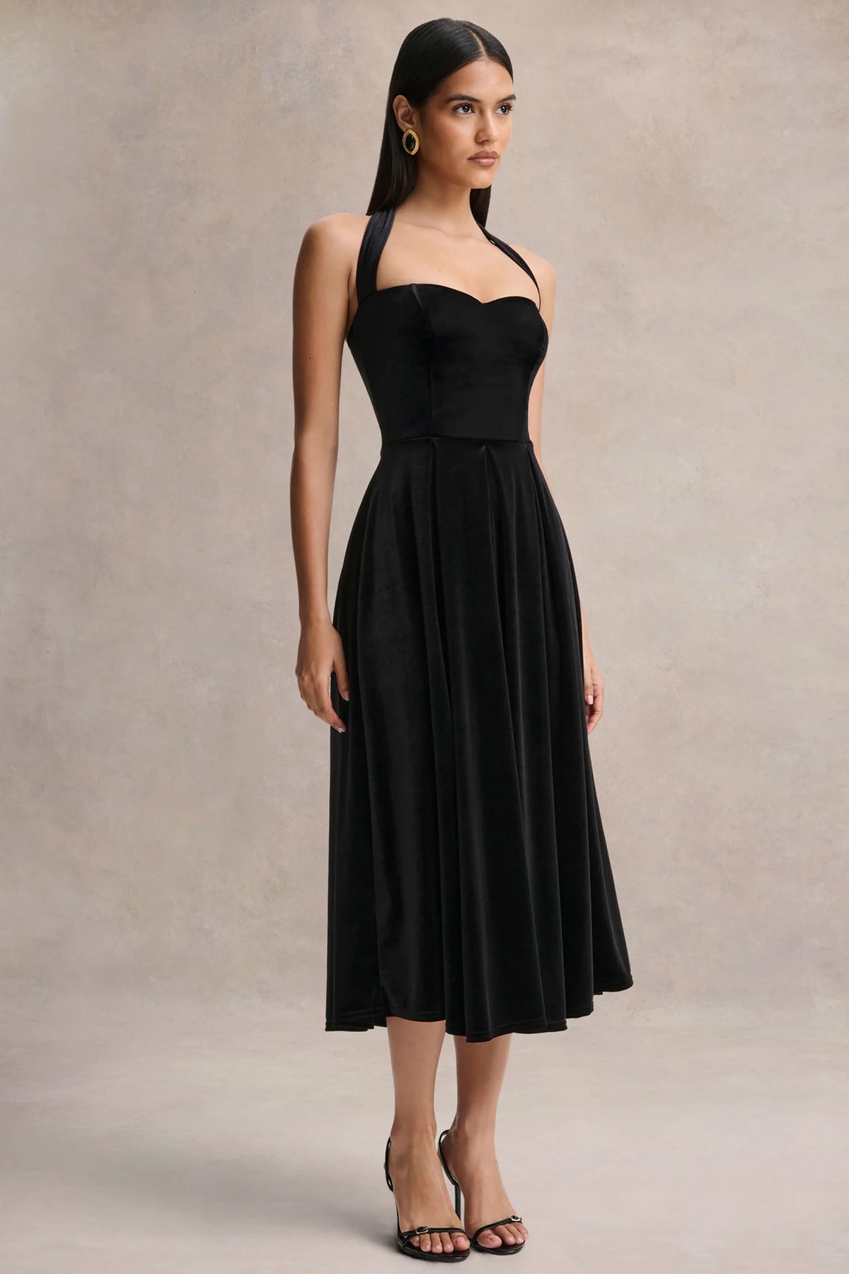 CL13752400106_CL137524001_Esmeray-_-Black-Velvet-Sweetheart-Neck-Midi-Dress_05a
