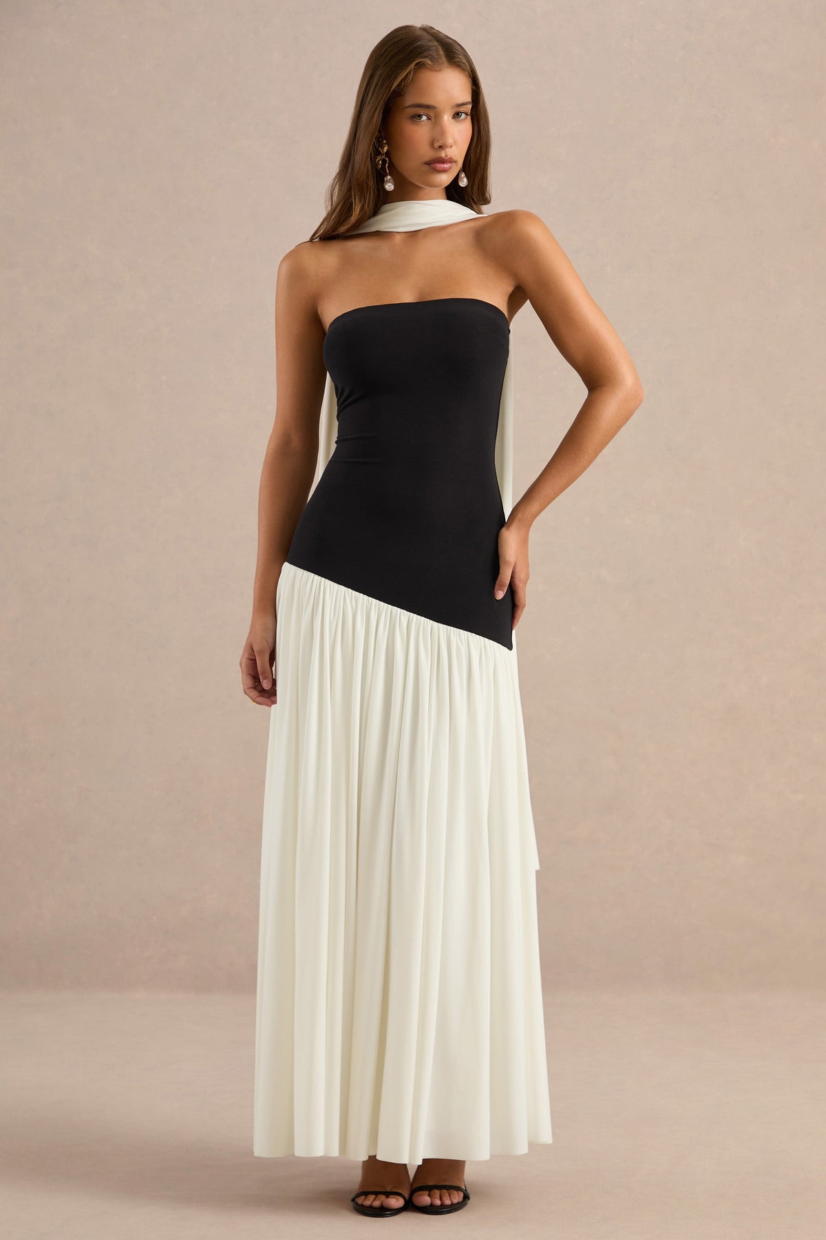 CL13898400106_ECM_HR_CL138984001_-_Galrissa_Monochrome_Bandeau_Pleated_Skirt_Maxi_Dress_with_Neck_Scarf0
