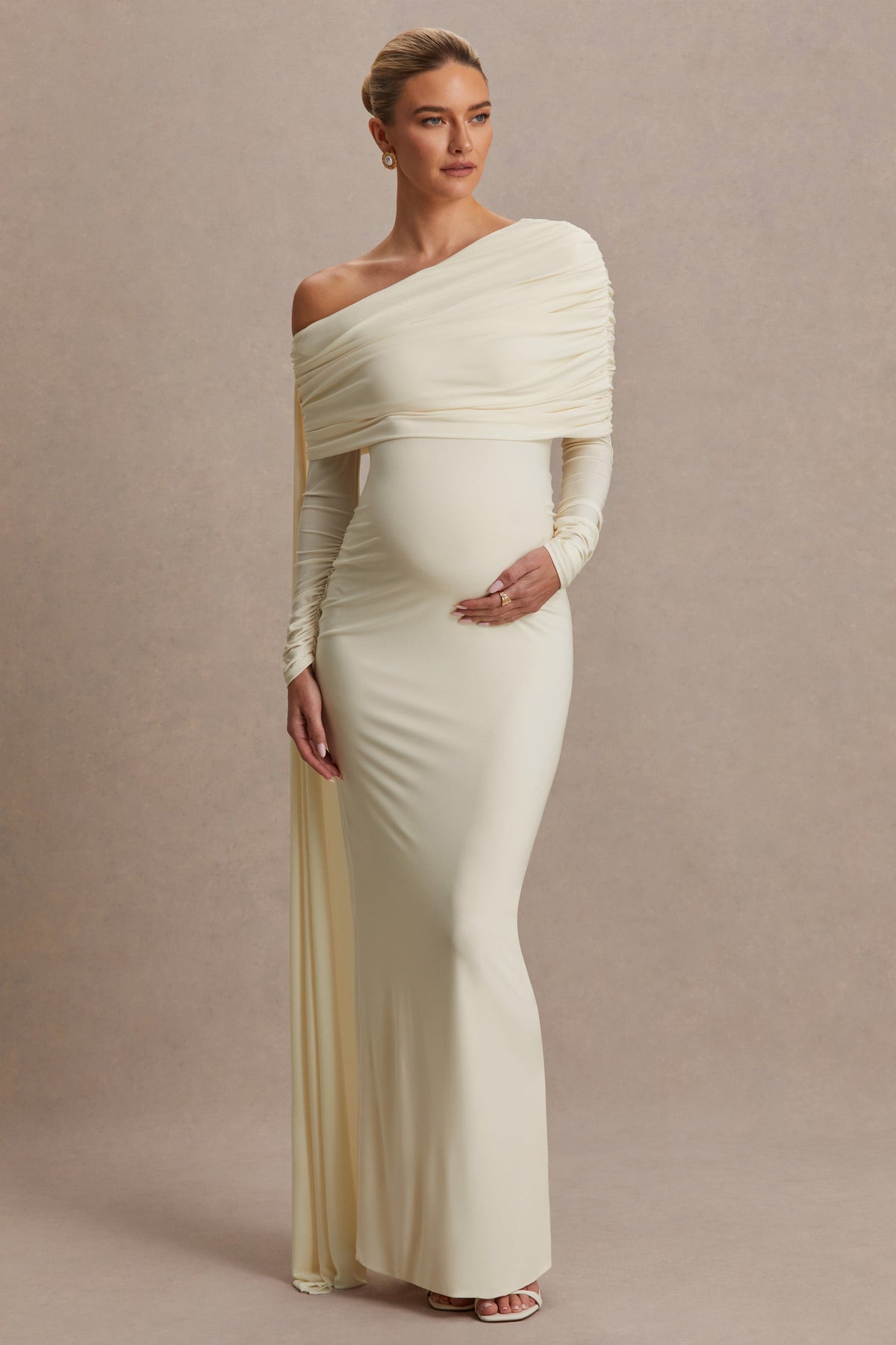 Cyra | Robe longue de maternité crème à encolure asymétrique avec écharpe